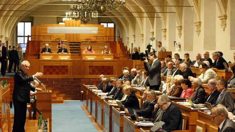 Senát bude řešit Zemanovu schopnost zastávat úřad prezidenta